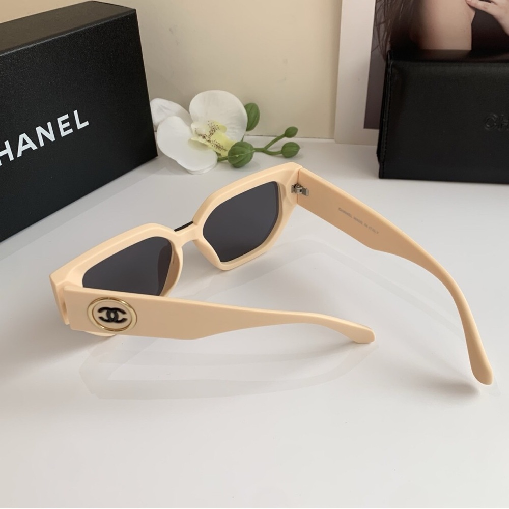 Chanel Cream and Black Women's Sunglasses - Picture 8 of 8